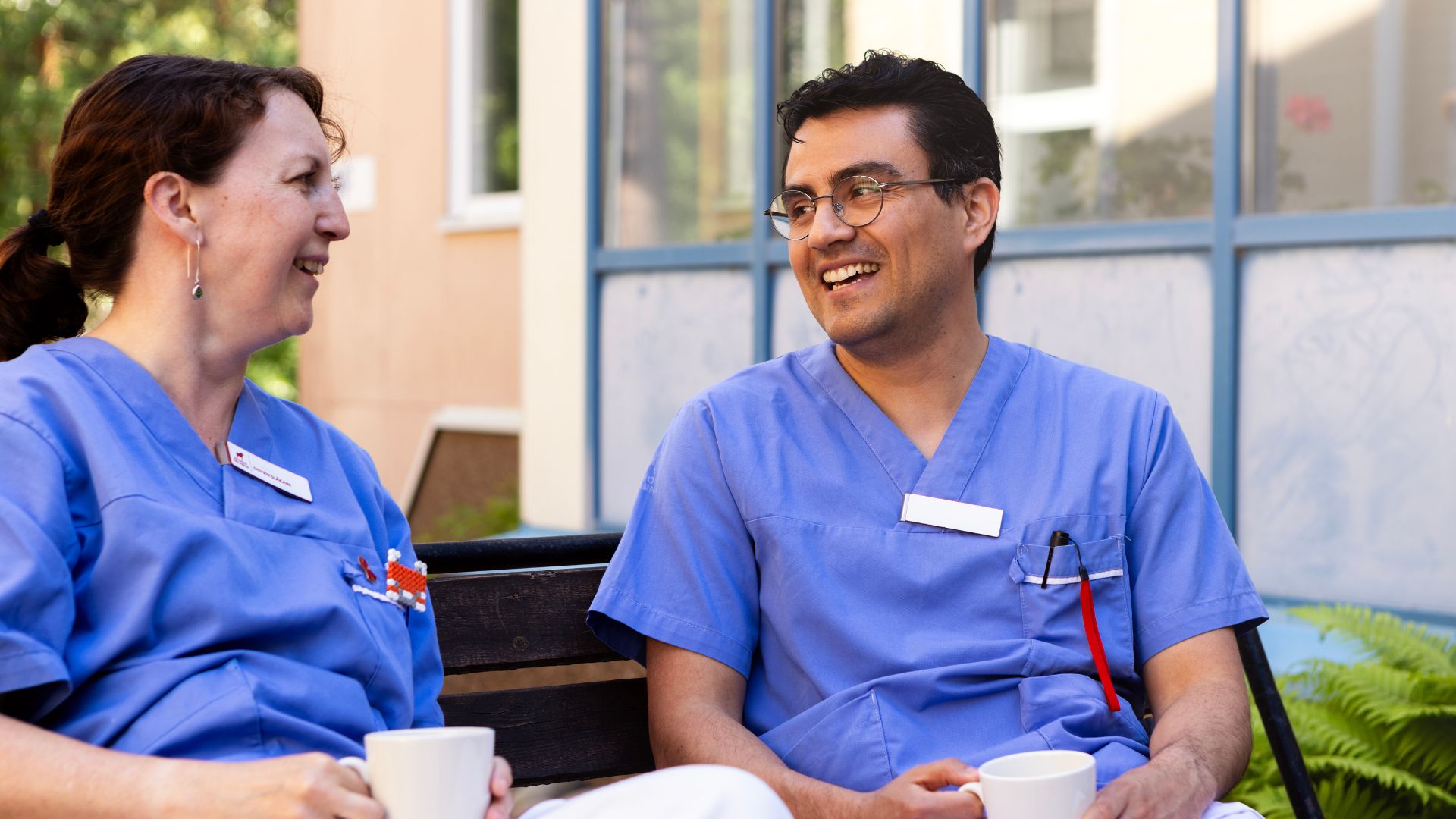 V&aring;rdpersonal som fikar.